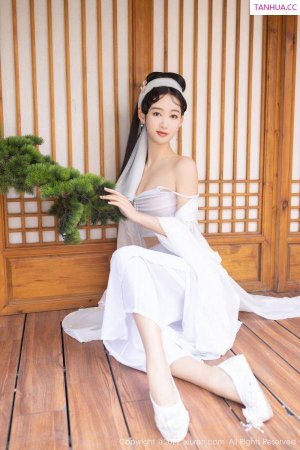陆萱萱  [XiuRen]高清写真图 2022.04.25 No.4921 唐安琪&陆萱萱第8张图片